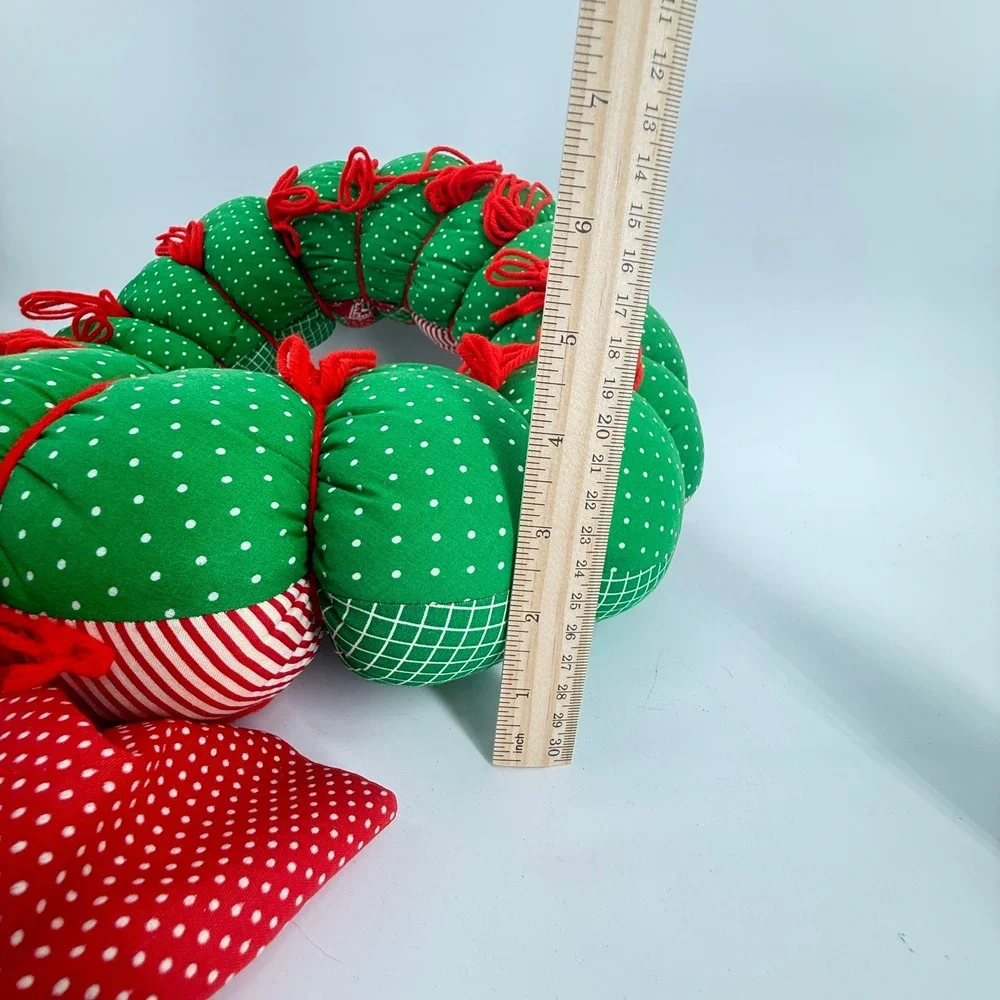 Quilted Puff Wreath Bow Vintage handmade Red Green Patchwork Holiday Decor 16x7